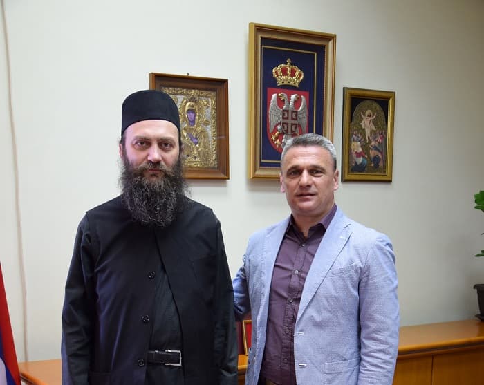 Arhimandrit Metodije, iguman manastira Hilandara, u poseti Čačku