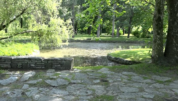 Sunčano i toplo, uveče mogući pljuskovi i grmljavina