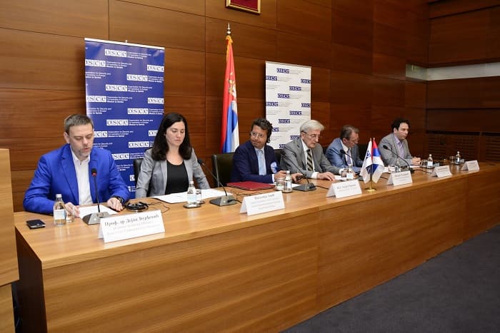 Notari za šest meseci overili skoro milion dokumenata