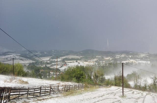 TUGA: Ovako izgledaju Gornji Milanovac i okolina posle nezapamćenog nevremena (FOTO)