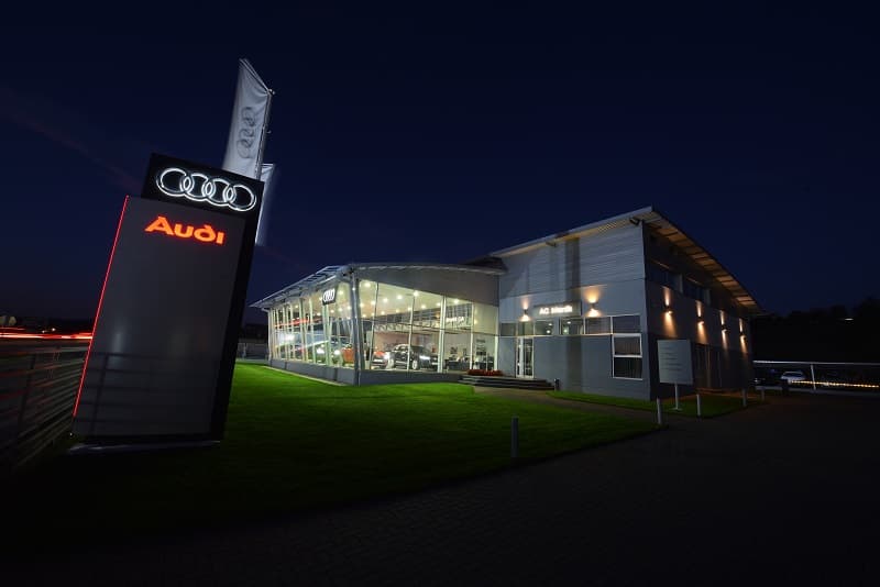 10 godina AC Manik: Novi Audi A8 stigao u Srbiju, pa prvo u Čačak! (VIDEO + FOTO)