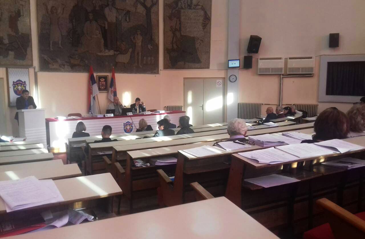 Novi poslovnik SNS - u omogućio da za sat vremena uzmu 164.000 dinara