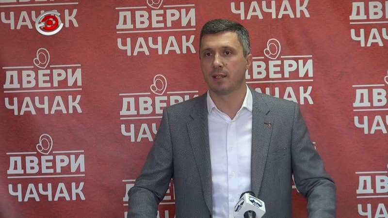Boško Obradović: Otvoreno i hrabro govorimo o korupciji i kriminalu u vrhu Vučićeve vlasti zato smo isključeni sa skupštinskog zasedanja (VIDEO)