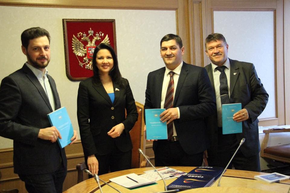 Predstavnici Pokreta za decu "Tri plus" primljeni u Državnoj dumi Ruske federacije