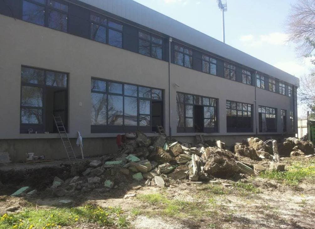Radovi na upravnoj zgradi FK Borac: Od sledećeg leta restoran i kafići