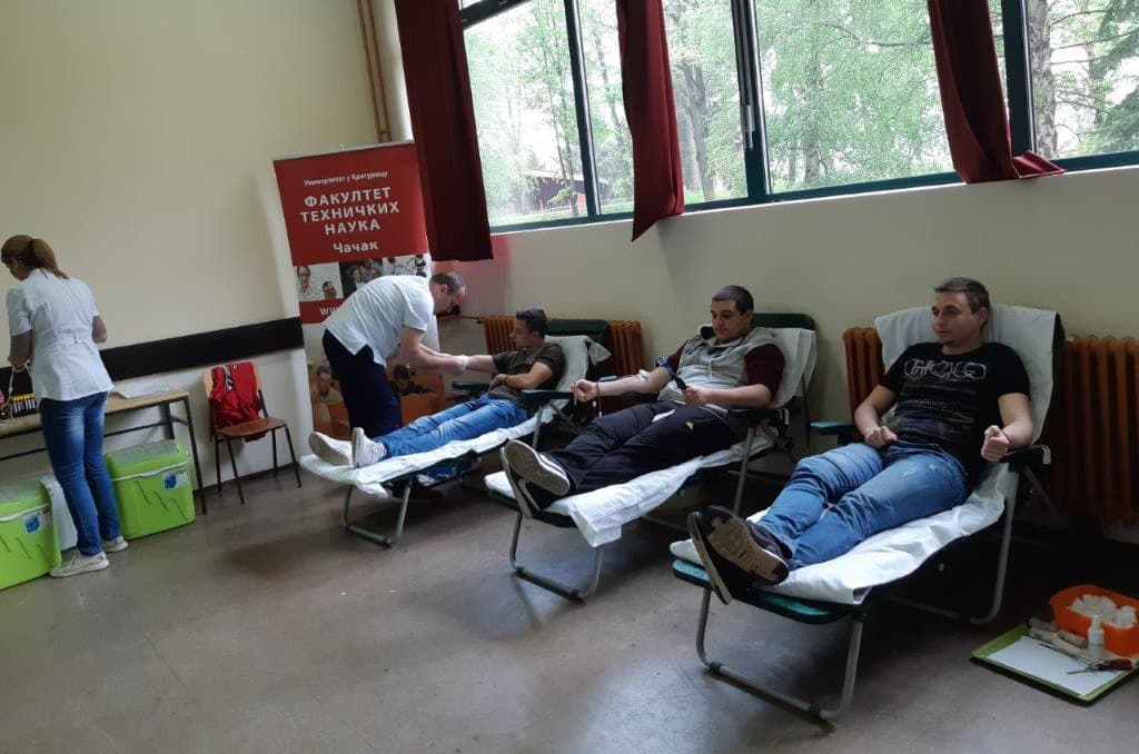 Veliko interesovanje studenata FTN za dobrovoljno davalaštvo krvi