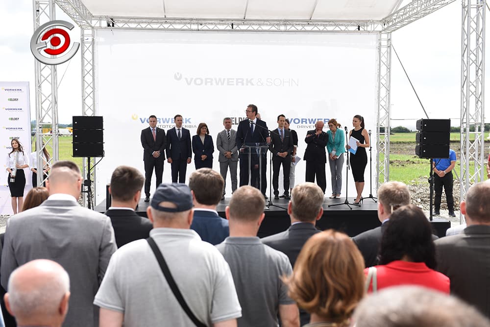 Aleksandar Vučić položio kamen temeljac za fabriku u Preljini (VIDEO + FOTO)