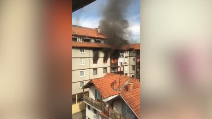 STRAVIČAN POŽAR Tri osobe žive izgorele na terasi zgrade u plamenu u Novom Pazaru