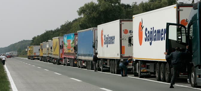 Kamiondžije blokirale terminale: Nijedan kamion kroz granicu