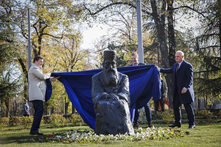 Otkriven spomenik posvećen patrijarhu Pavlu