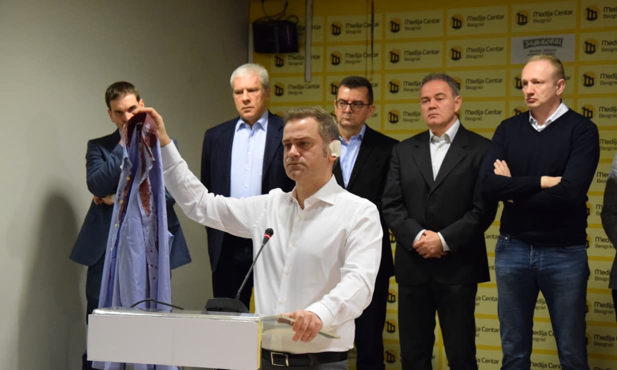 Gori Tviter: Reakcije povodom napada na Stefanovića (FOTO)