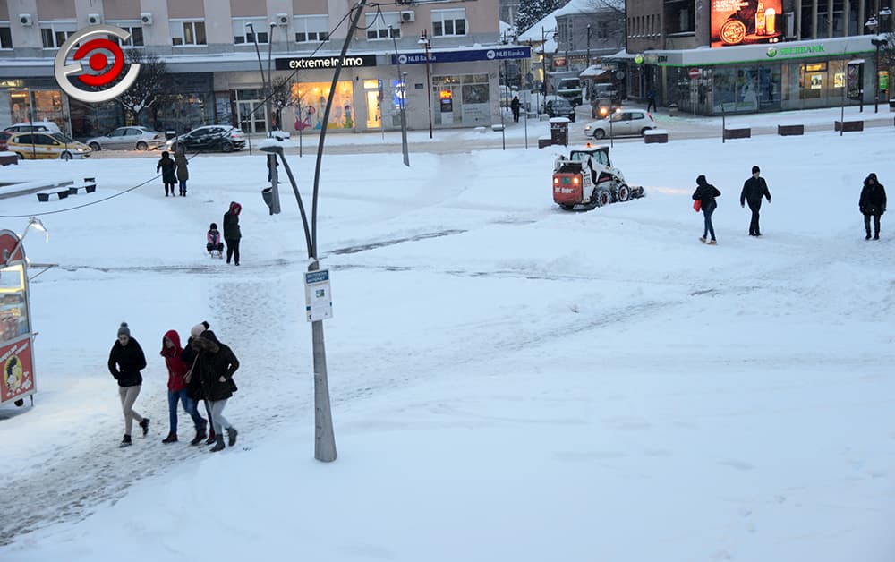 Hladno, sa susnežicom i snegom