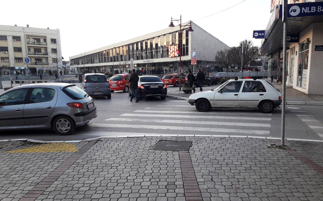 Dveri: Loše, da gore ne može biti