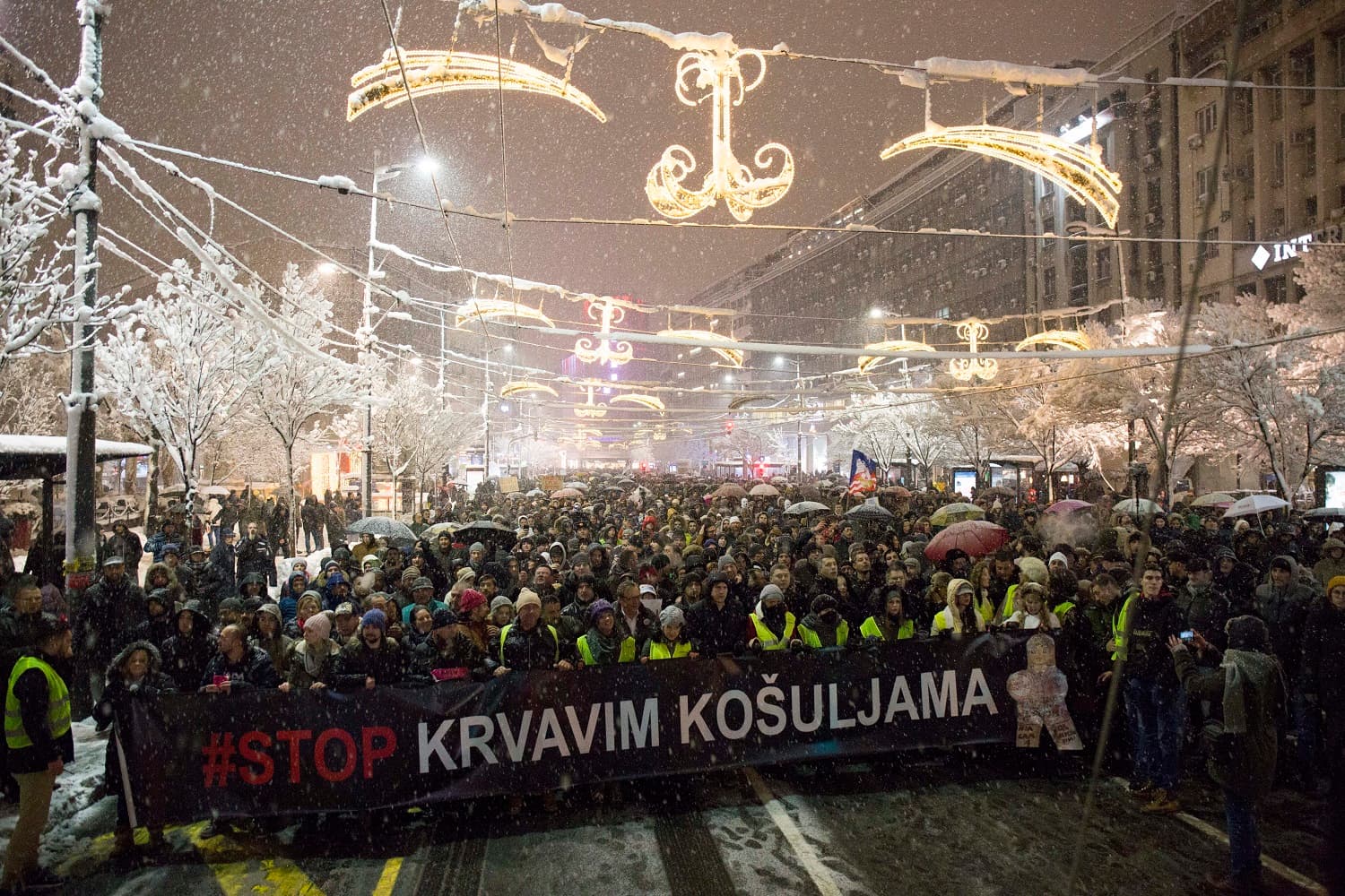 Više hiljada građana na protestu "Stop krvavim košuljama", sledeći 16. januara (FOTO)