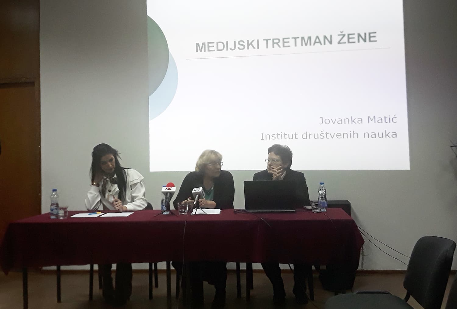 U Čačku održan okrugli sto "Žene kao medijski sadržaj"