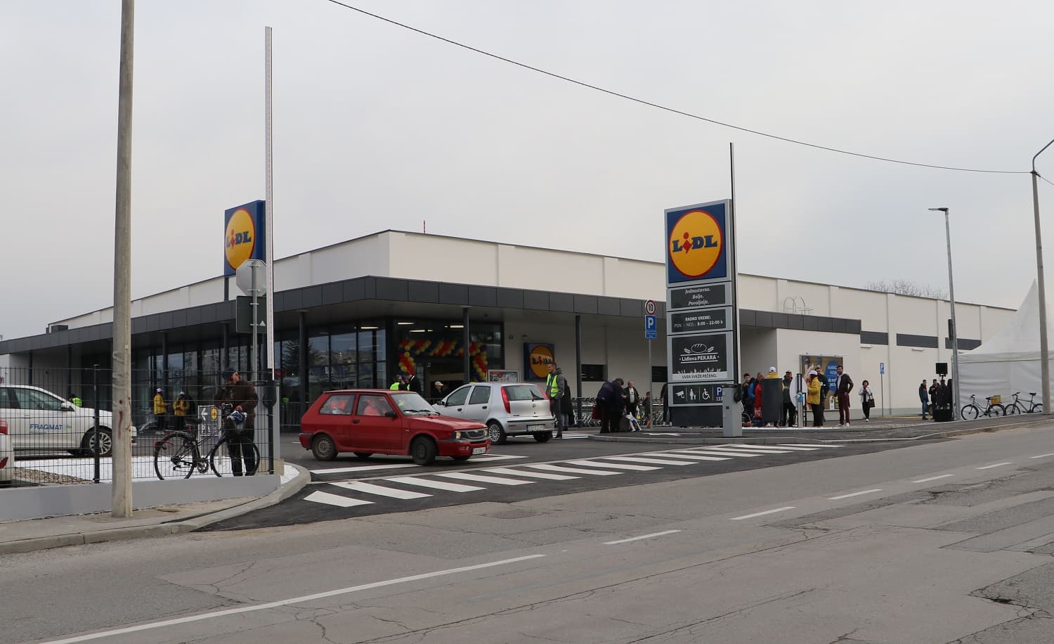 Lidl otvorio prodavnicu u Čačku (FOTO)