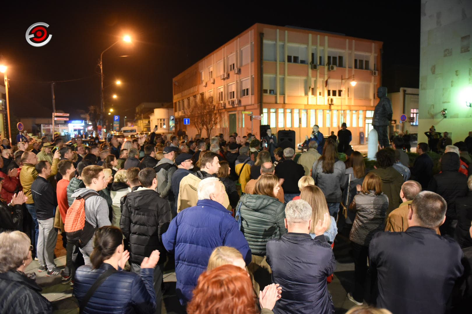 Na protestu u Čačku večeras potpisivanje "Sporazuma sa narodom" (FOTO)
