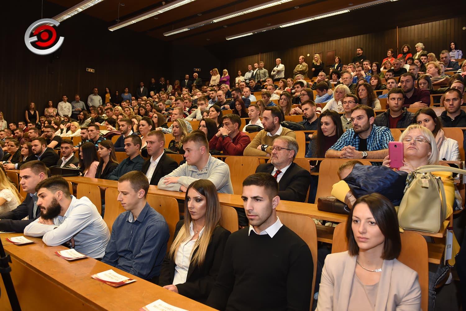 Univerzitet u Kragujevcu uputio preporuku fakultetima da budućim mamama ukinu troškove studiranja