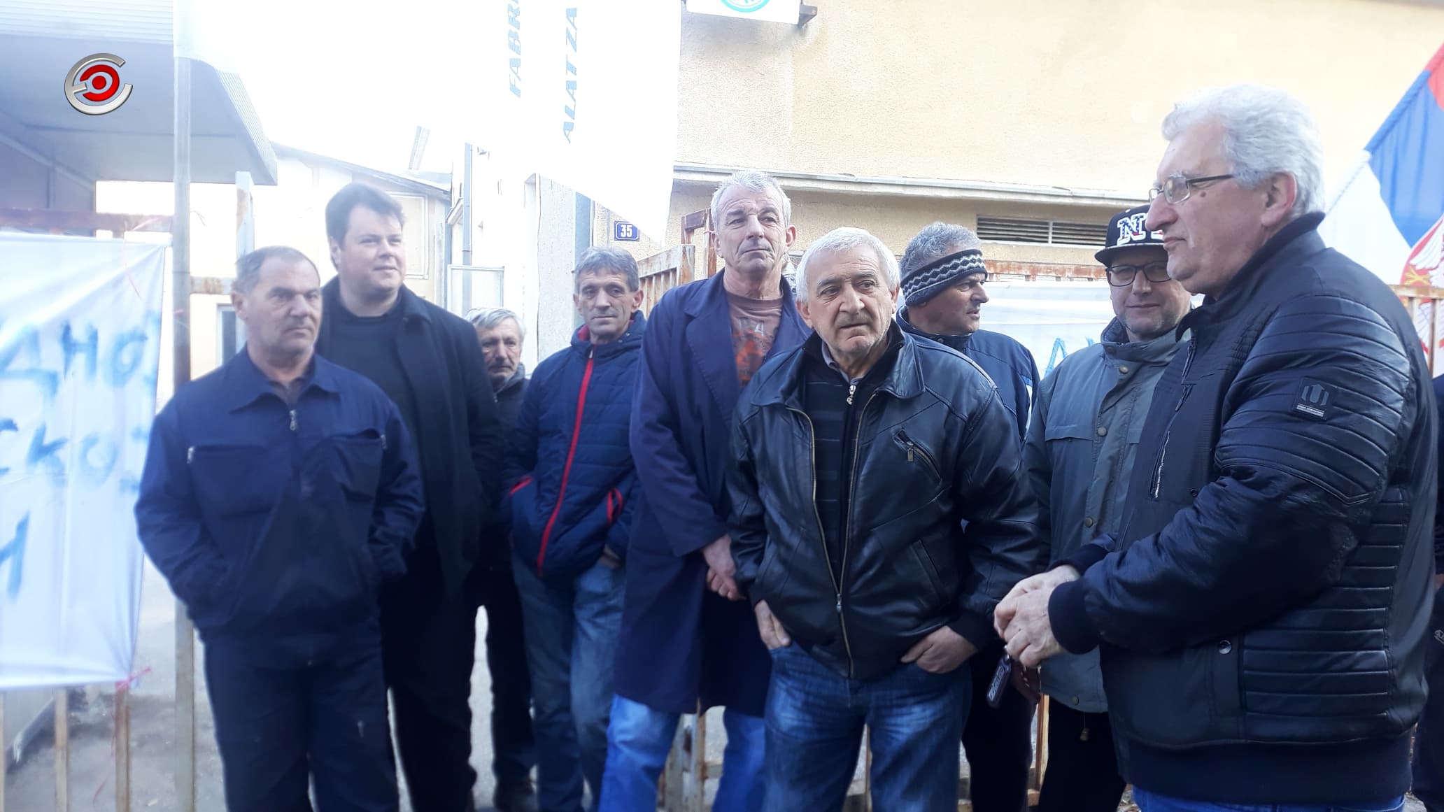 Izvršitelji 15. put u FRA: Radnici odbranili fabriku, dolaze i na miting Vučića u Čačku (FOTO)