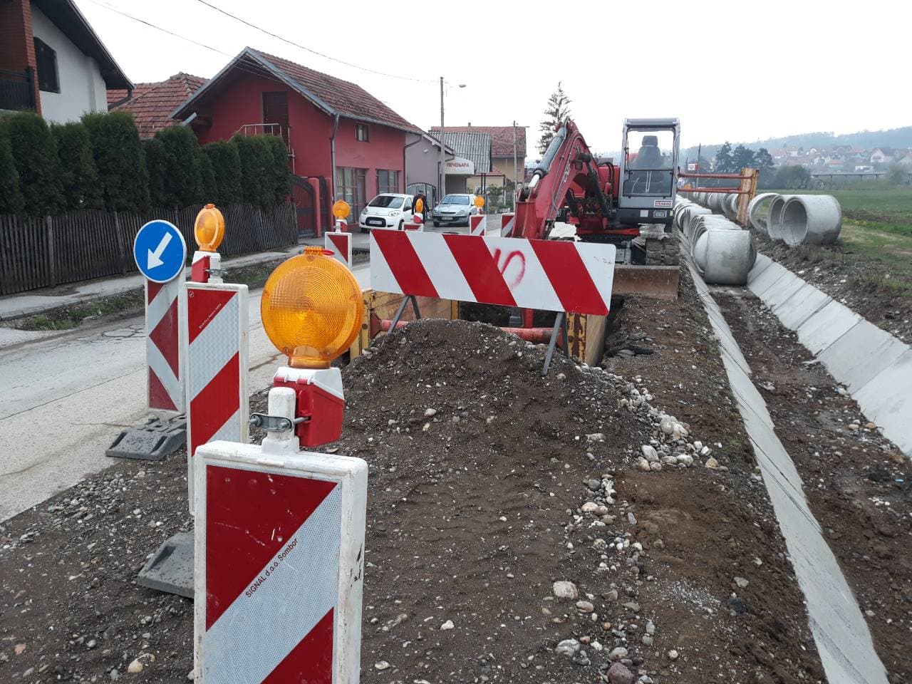 REPORTERI U EPICENTRU: Zašto se stalo sa radovima? (FOTO)