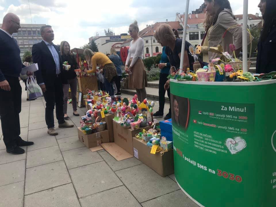 Humanitarna prodajna izložba PU "Moje detinjstvo" za Minu Mesarović (FOTO)