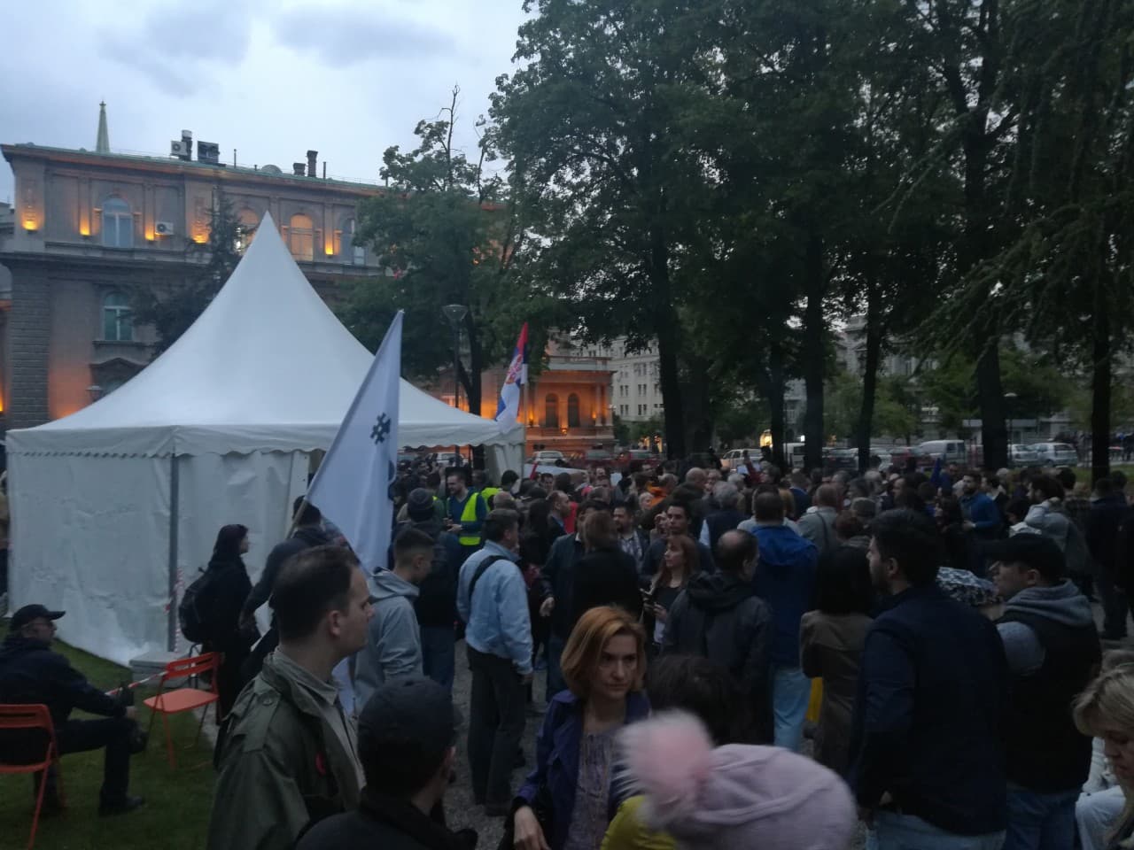 Formirana Slobodna zona u Beogradu, svako veče emitovanje "Dnevnika slobodne Srbije" (FOTO)