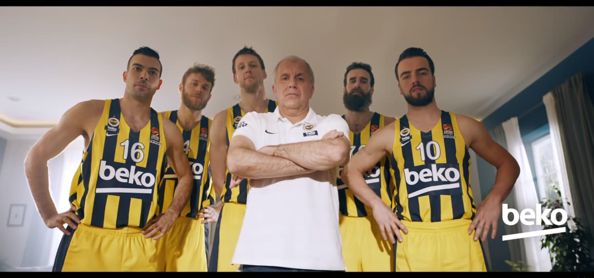Željko Obradović u svetskoj reklami sa timom Fenerbahčea (VIDEO)