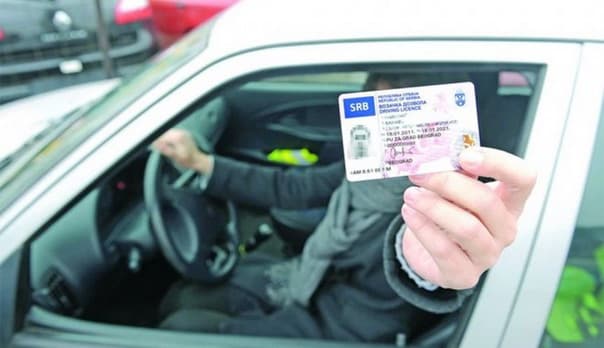 Građani Srbije će od 1. jula putem portala e-uprave moći da naruče nove vozačke dozvole