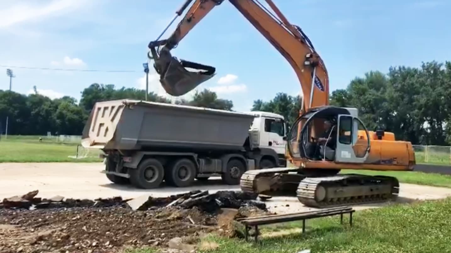 Počela rekonstrukcija atletske staze