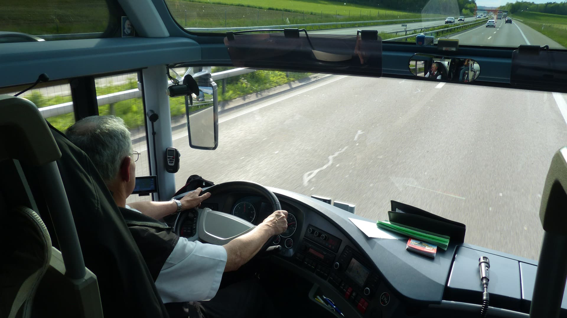 Saobraćajna policija sprovešće pojačanu kontrolu organizovanog prevoza dece autobusima