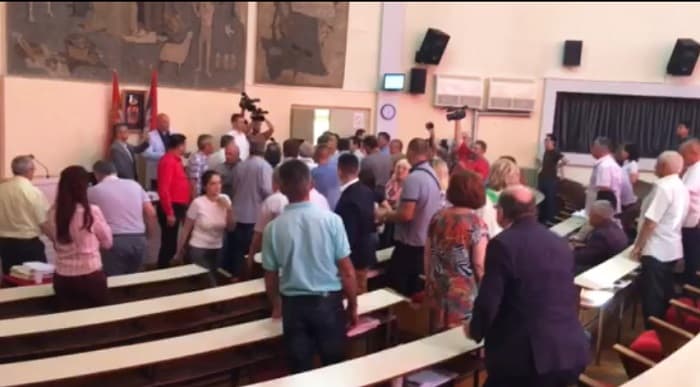 Tanaskoviću uslovna kazna zatvora zbog napada na Trifunovića