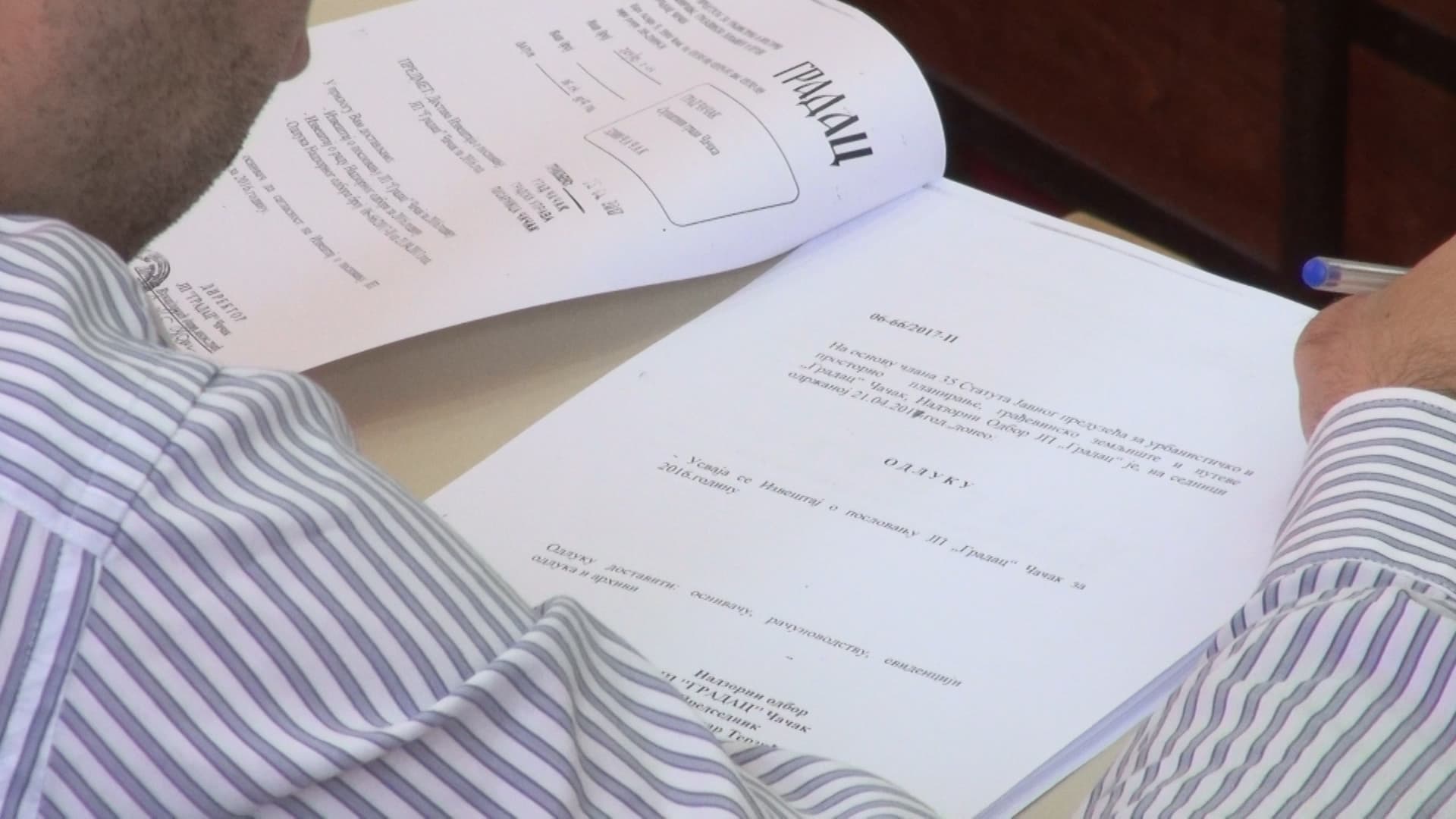 Dveri Čačak: Evo koliko uopšte odbornici u Skupštini grada čitaju materijal