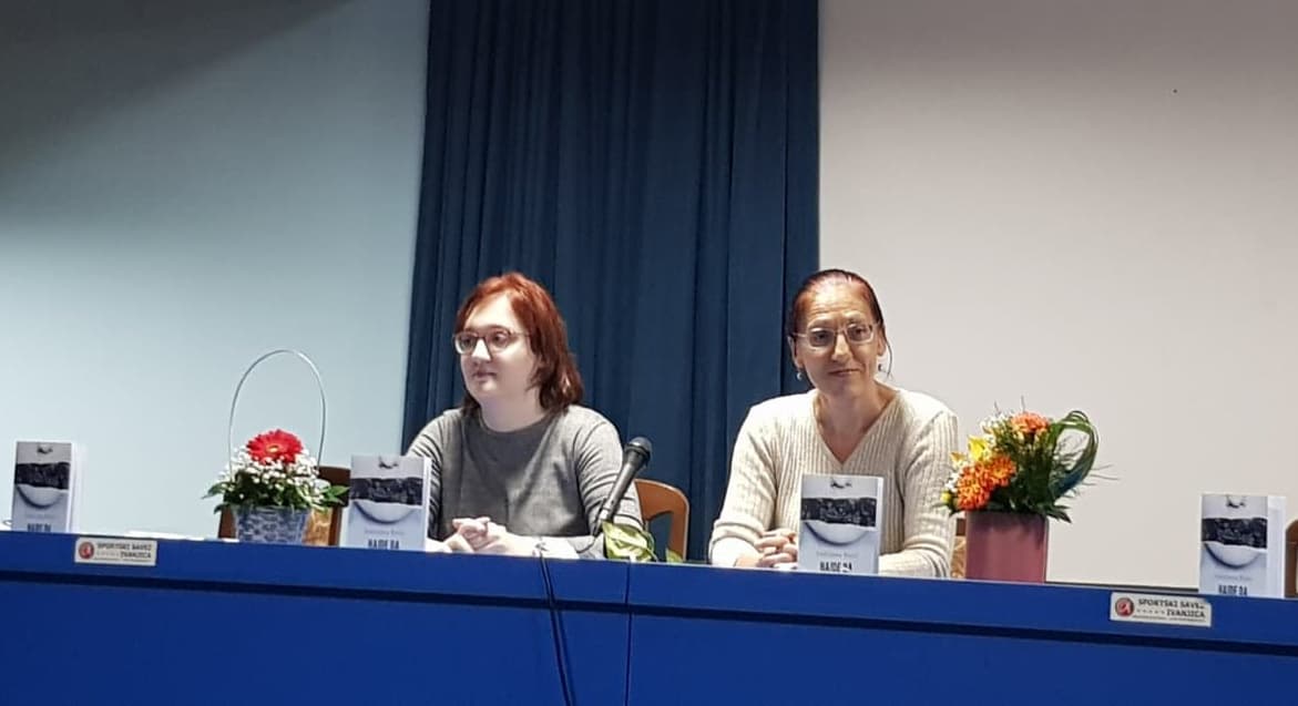 Ivanjica: Promocija zbirke pesama "Hajde da pričamo o tome" Andrijane Ristić