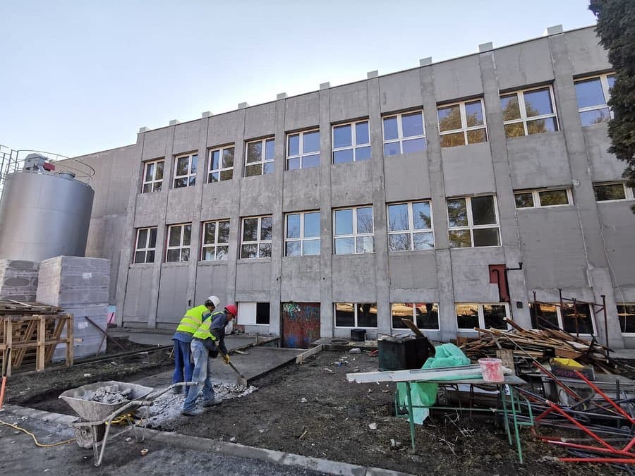 Nastavak radova na kompletnoj rekonstrukciji OŠ "Ratko Mitrović"