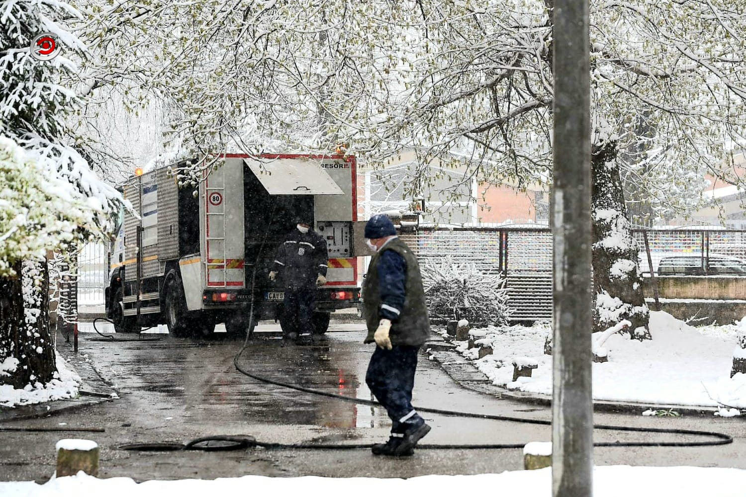APLAUZ I ZA NJIH: Radnici JKP "Vodovod", sneg i vanredna situacija