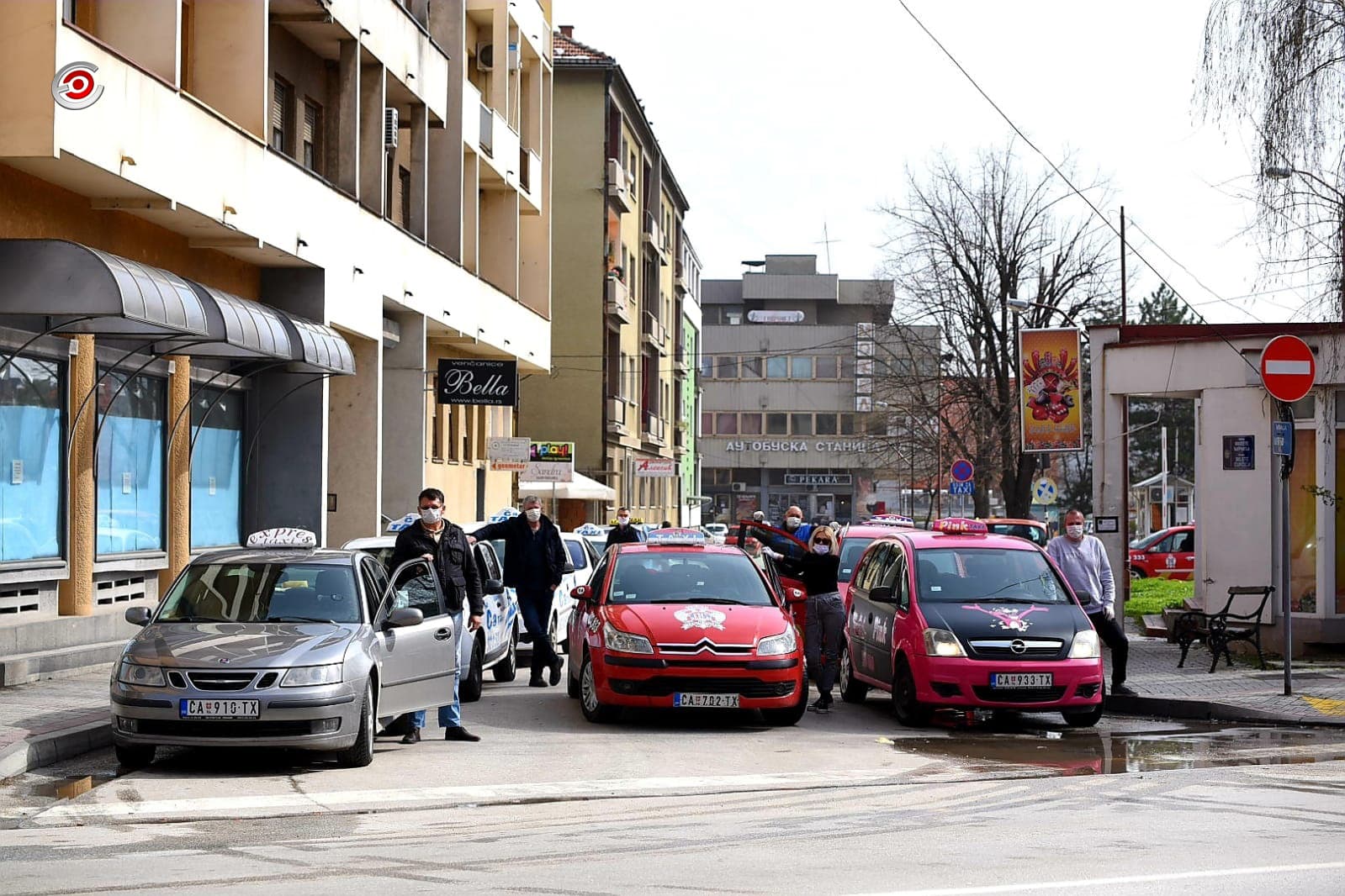 APLAUZ I ZA NJIH: Kad je teško, tu su taksisti!