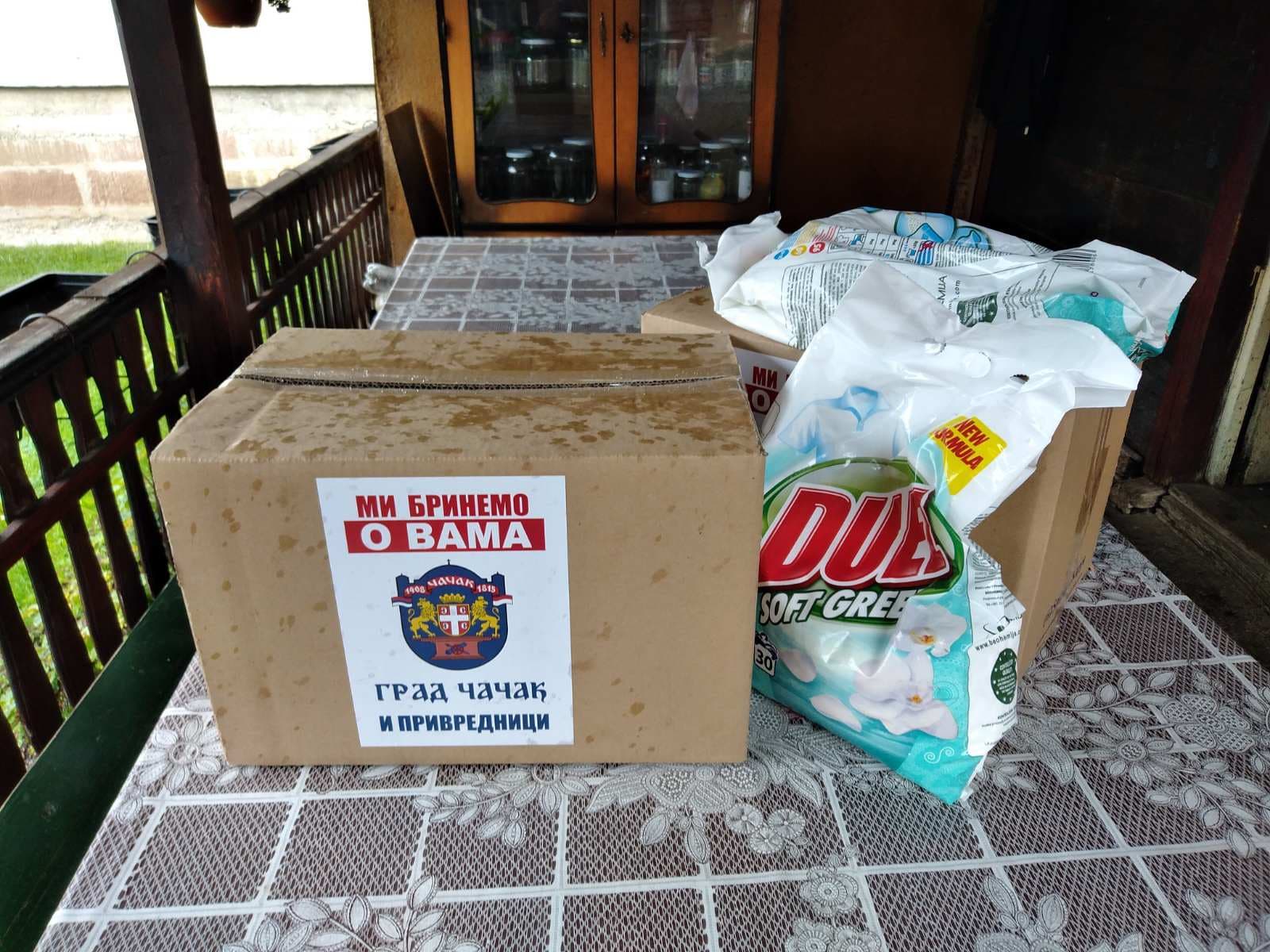 Podela paketa pomoći za najstarije meštane u Prislonici i Preljini
