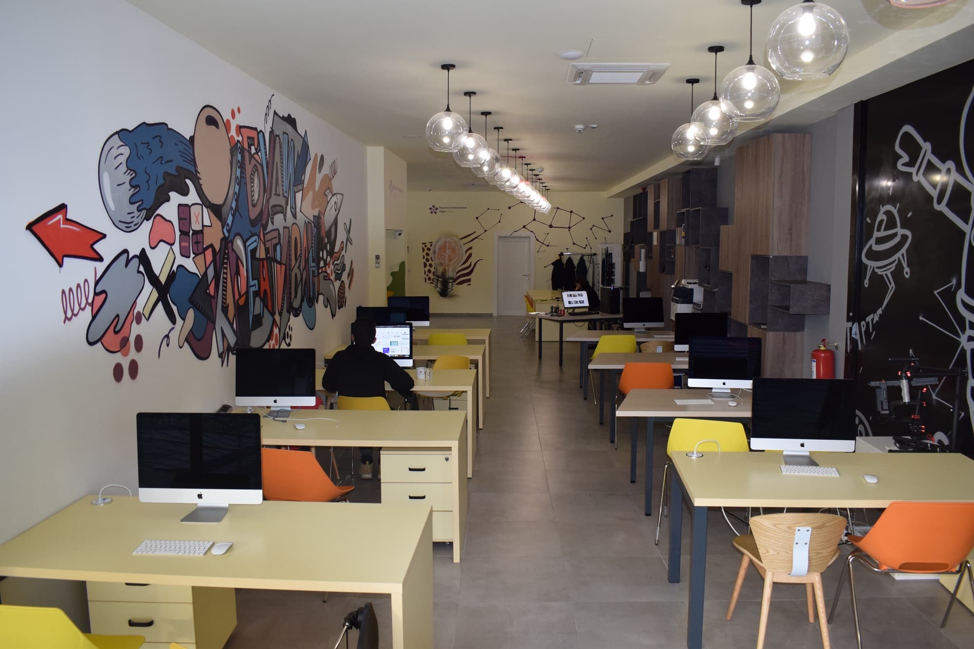 Veliki popust za mlade za korišćenje COWORKING prostora u Startap centru Čačak