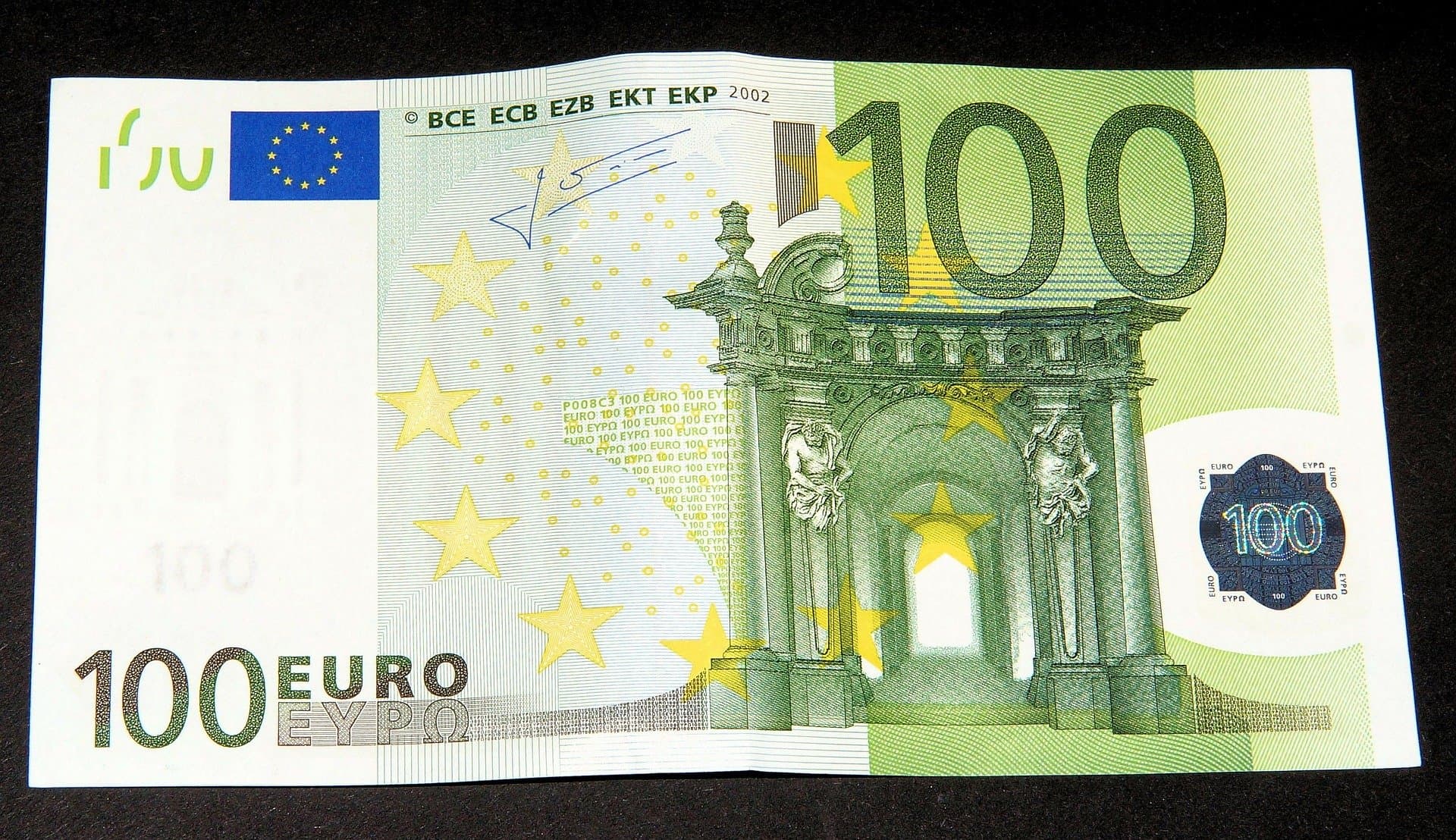 Počele onlajn prijave za 100 evra, u prvih pet sati prijavilo se milion građana