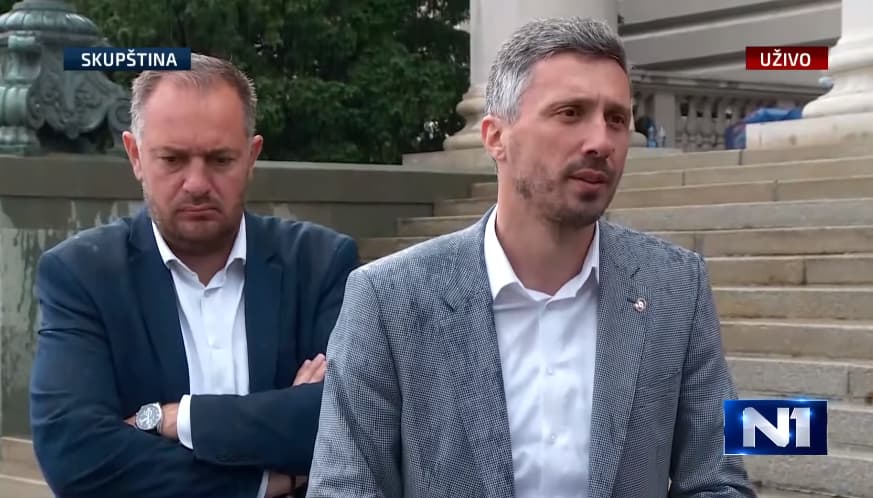 Obradović i Kostić prekinuli štrajk glađu