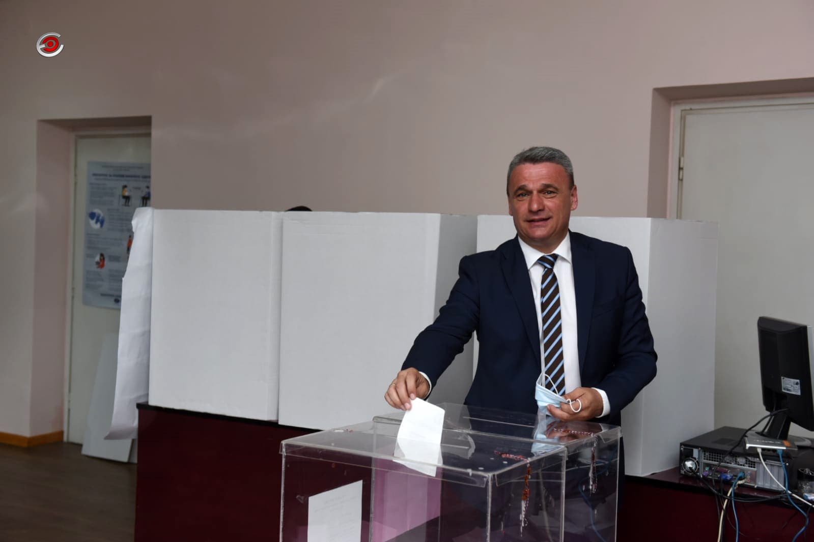 Gradonačelnik Čačka glasao u zgradi Osnovnog suda