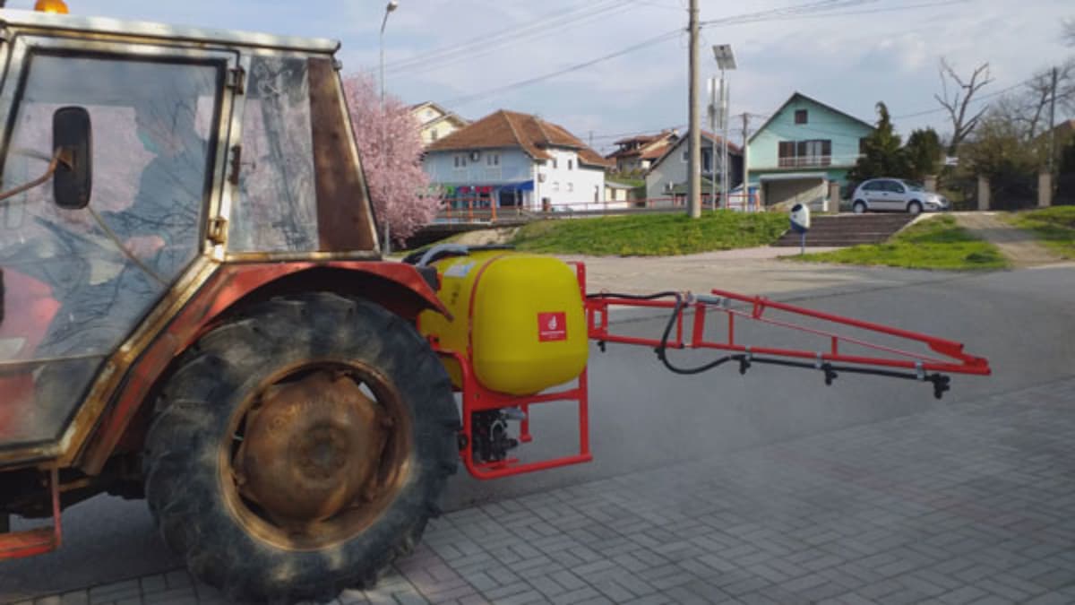 Svakodnevna dezinfekcija javnih površina u Čačku