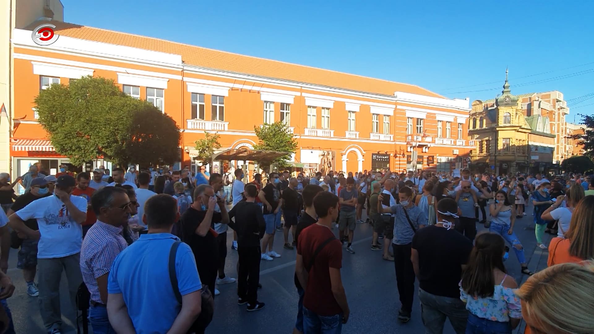 Veliki broj Čačana na protestnoj šetnji (VIDEO)