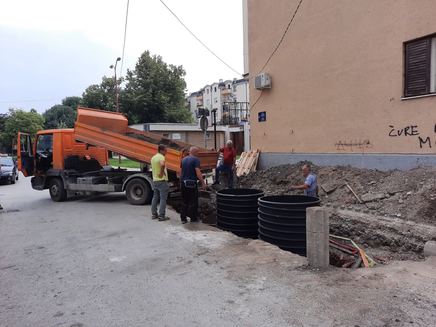 Podzemni kontejneri u Braće Glišića