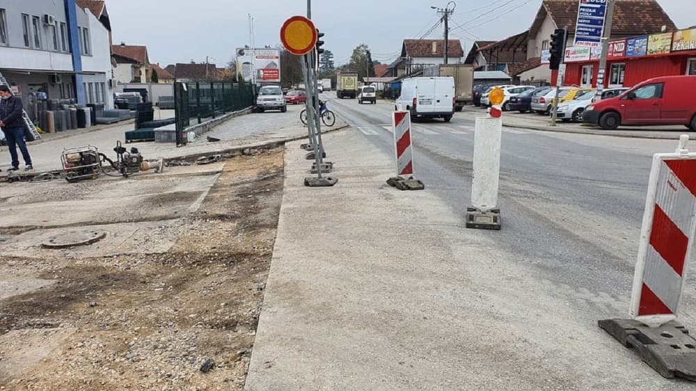 U toku radovi na proširenju raskrsnice u Trnavi i uređenju Subotića sokaka