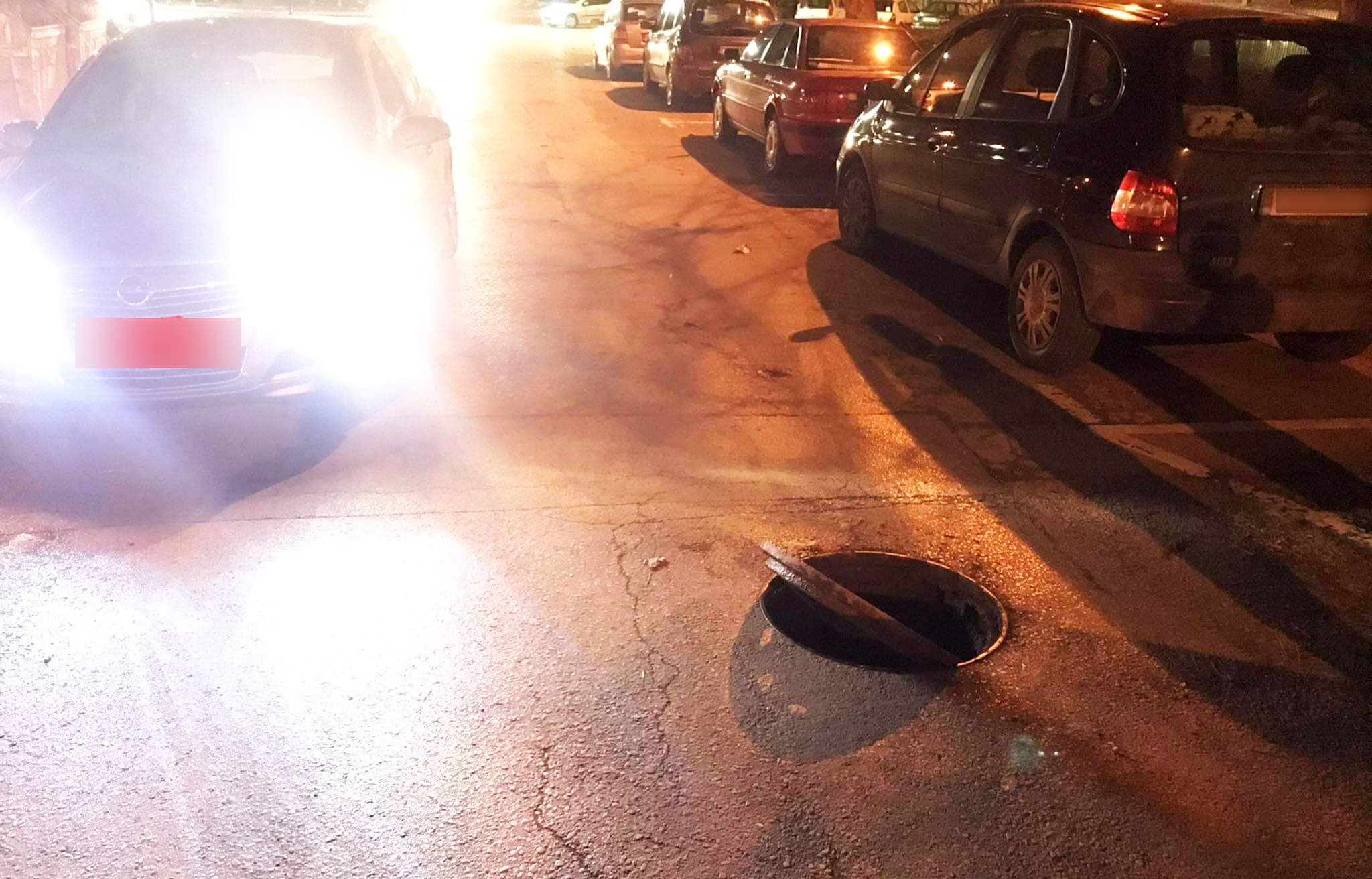 OPREZ! Otvorena šahta na sred kolovoza!