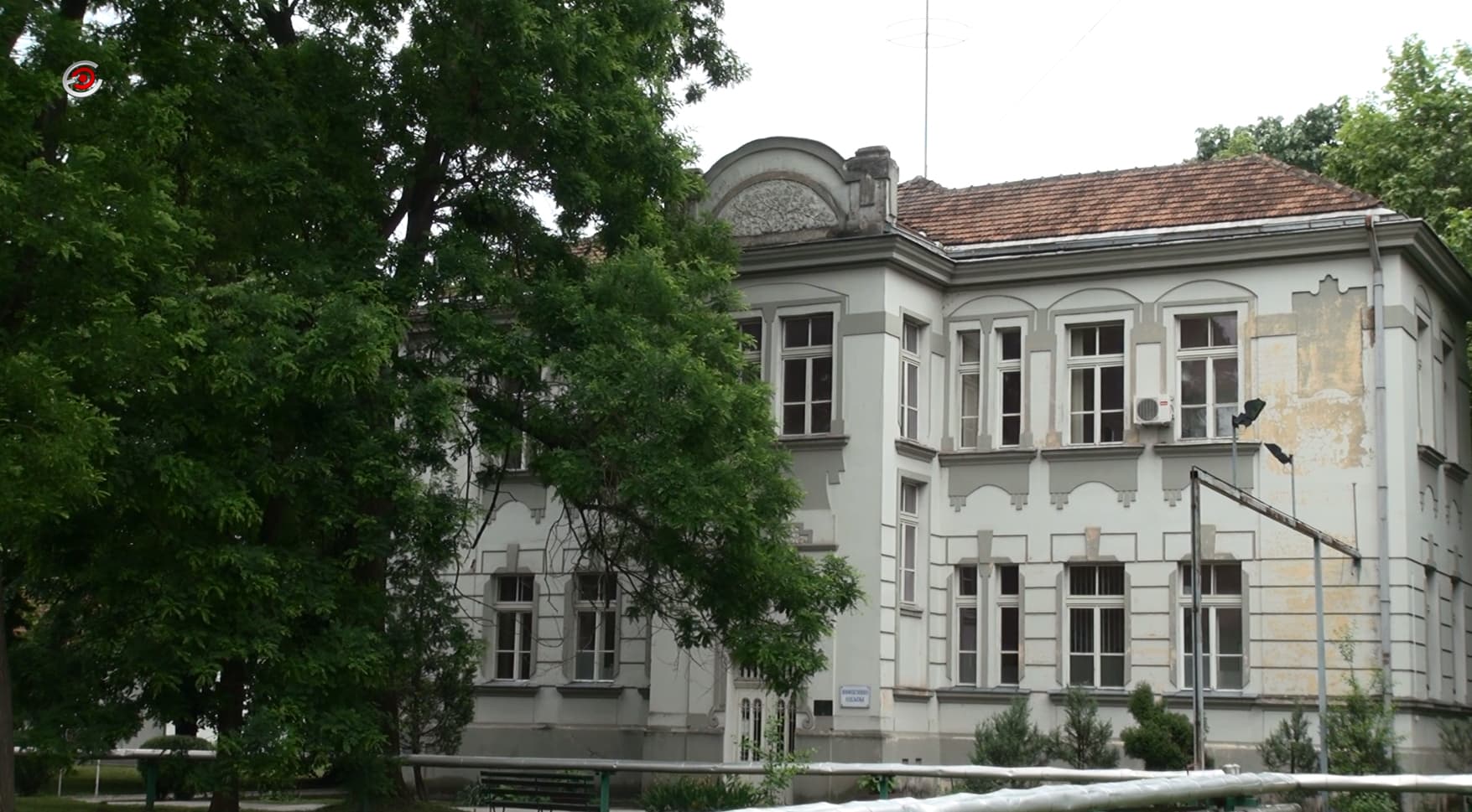Još tri smrtna slučaja na kovid odeljenjima, povećan broj hospitalizovanih