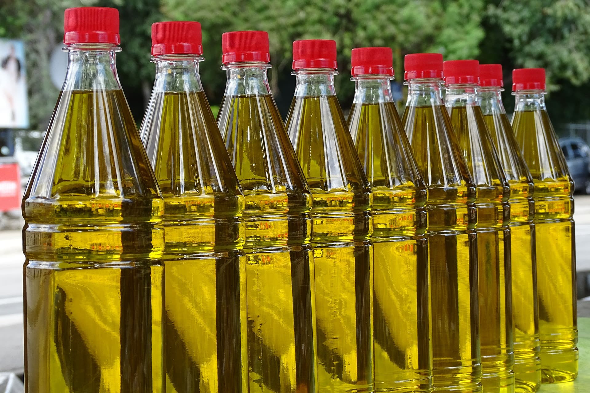 Cena jestivog ulja u prodavnicama dostigla 191,99 dinara za litar