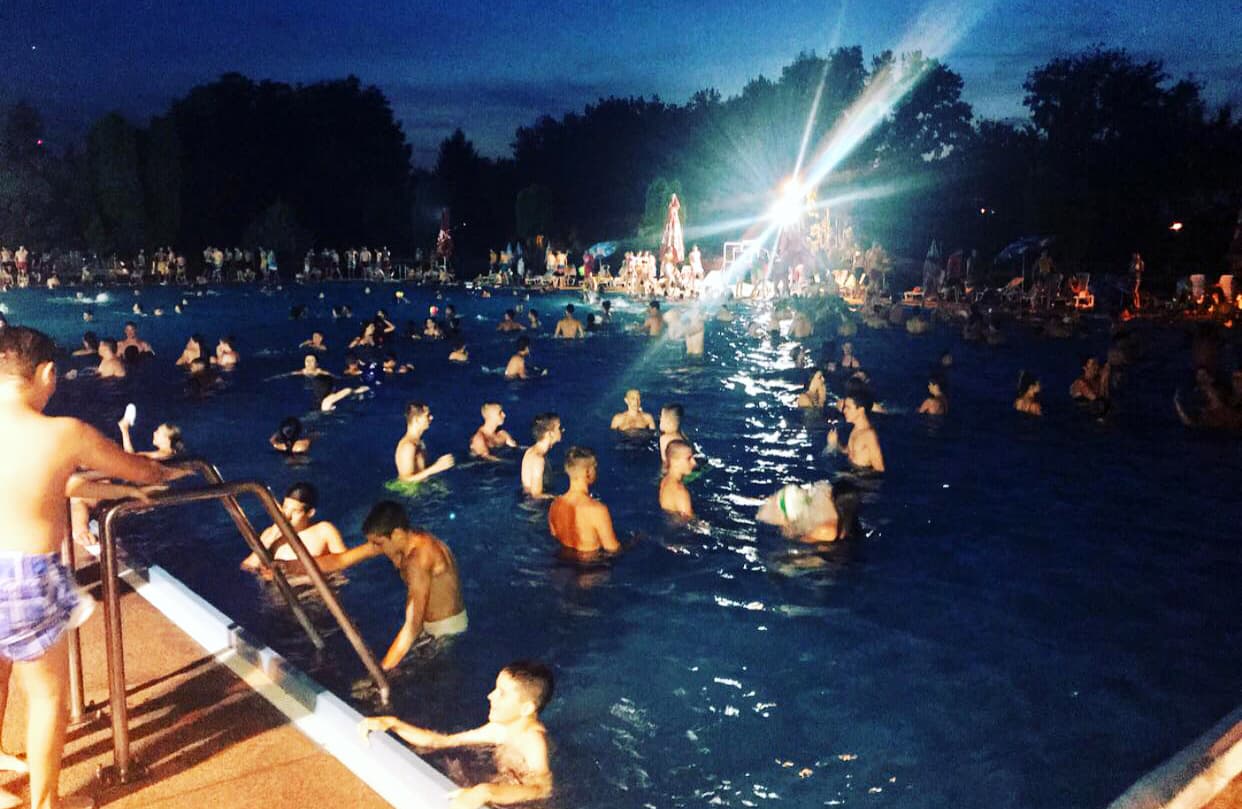 Noćno kupanje i večeras na gradskim bazenima