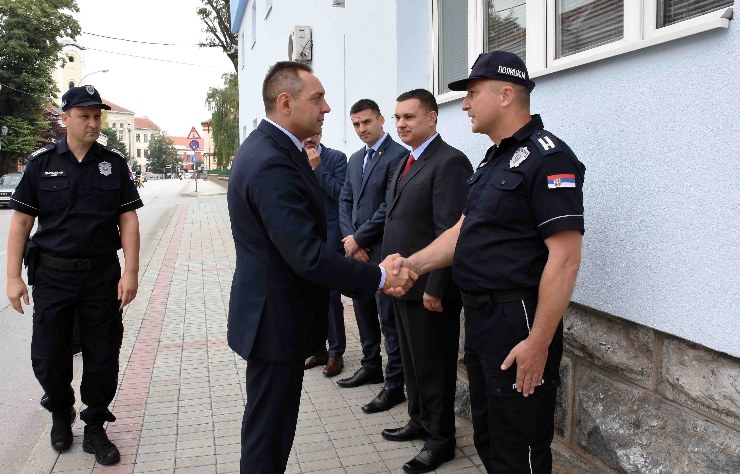 Ministar Vulin posetio Policijsku upravu u Čačku